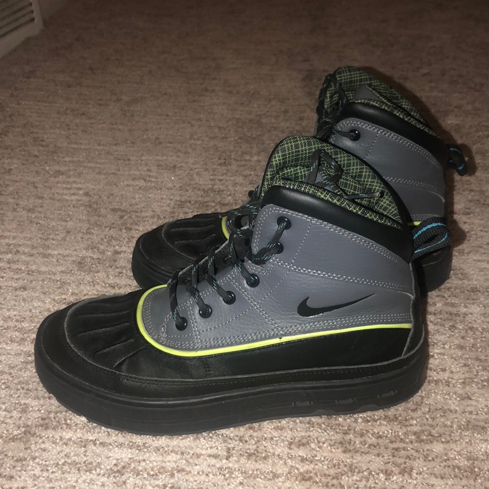 Nike ACG winter boots